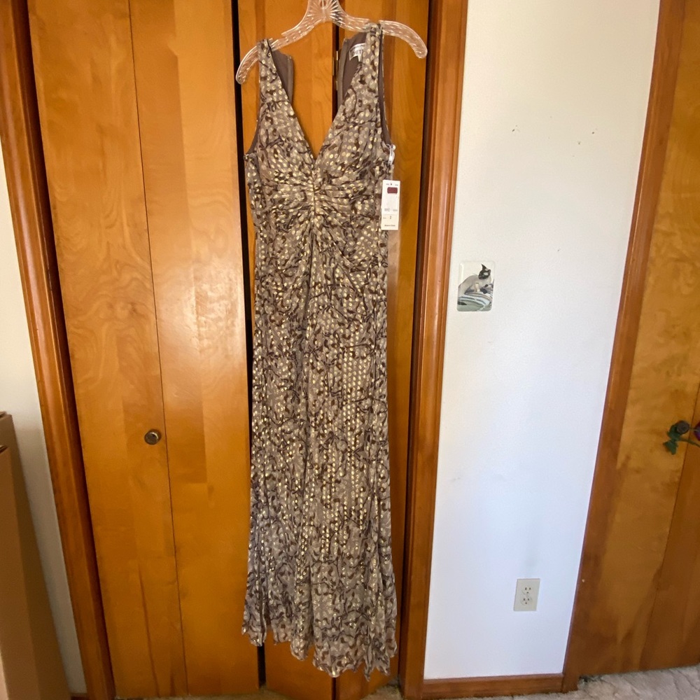 Ball prom wedding gown gold elegant dress Sherri Bloom $525 NWT  size 2